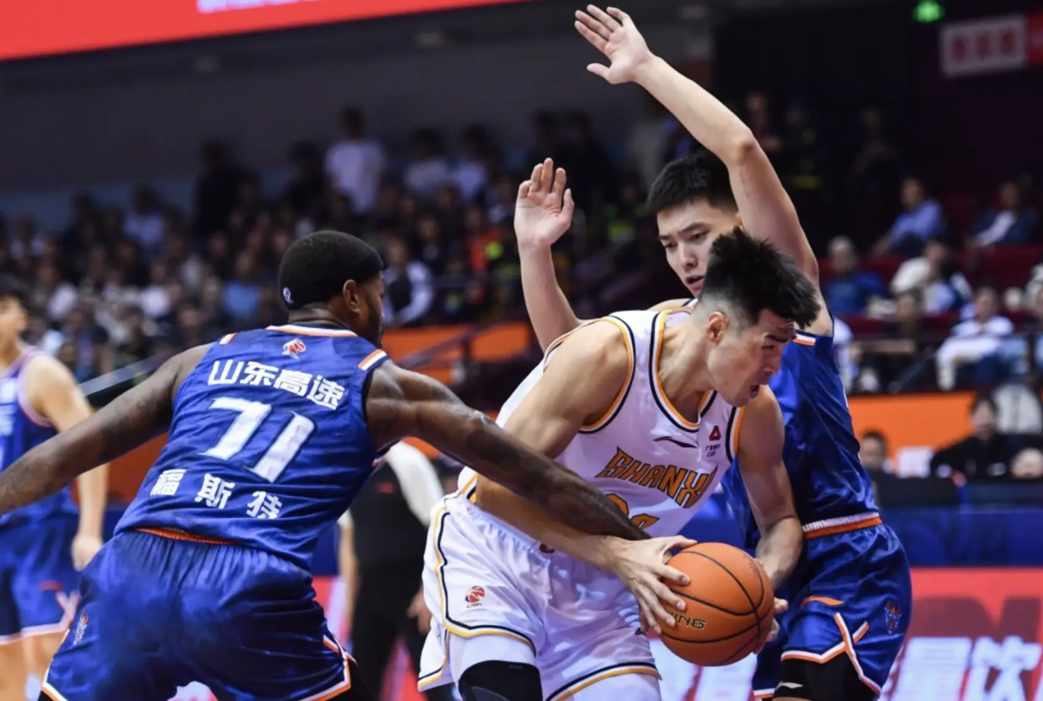 CBA常规赛窗口期再迎强敌，山东男篮篮板制胜，主帅态度：气氛紧张，训练强度明显提升的简单介绍-爱游戏
