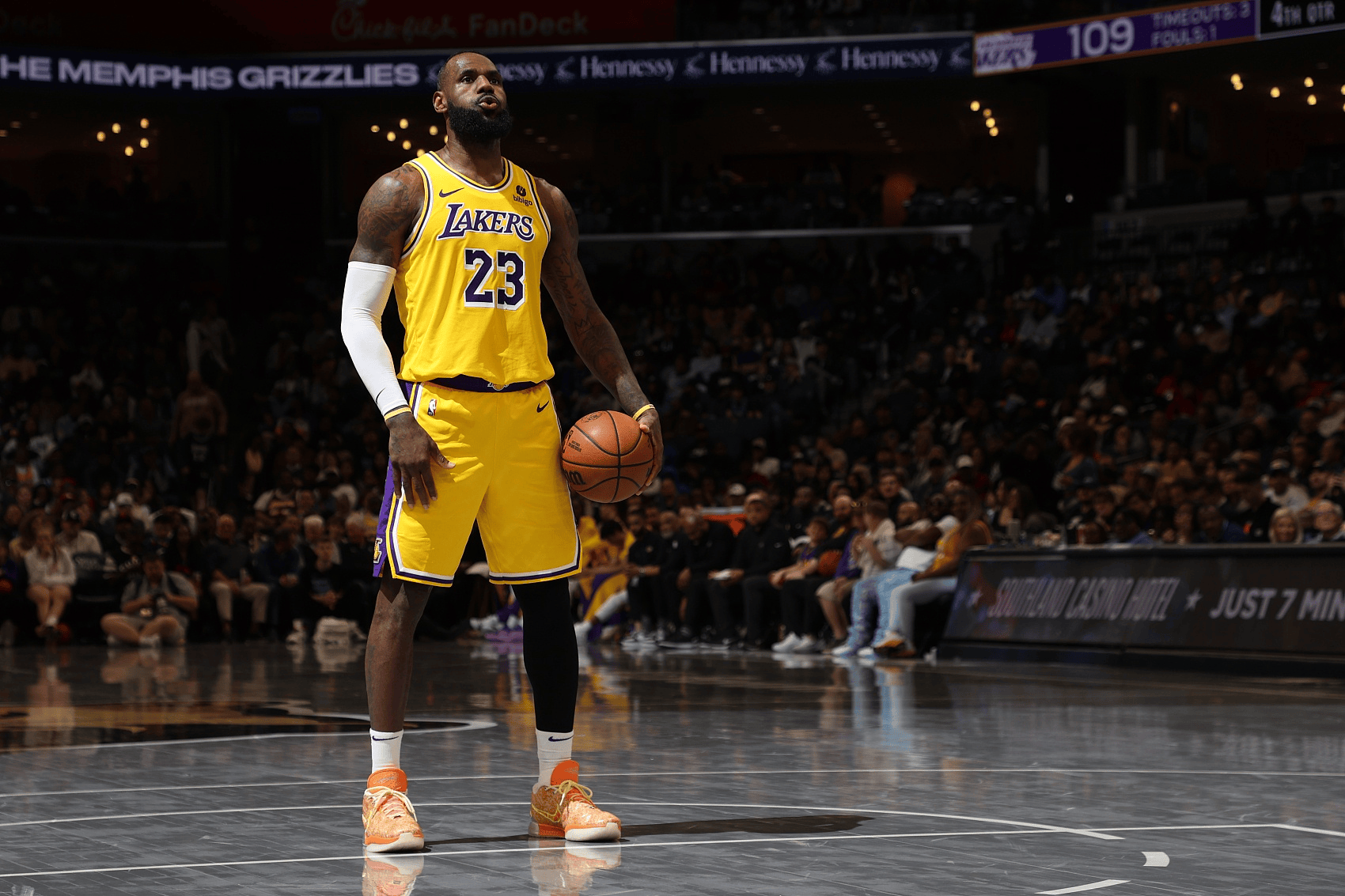 NBA总决赛倒计时，芝加哥公牛冲刺阶段复出首秀，细节引发关注，悬念犹存，数据趋势出现新变化的简单介绍-爱游戏体育