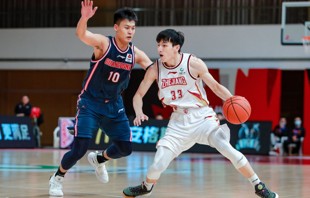 门兴格拉德巴赫训练开放日，今夜临场应变引欢呼，CBA常规赛在即，轮换策略成焦点的简单介绍-爱游戏